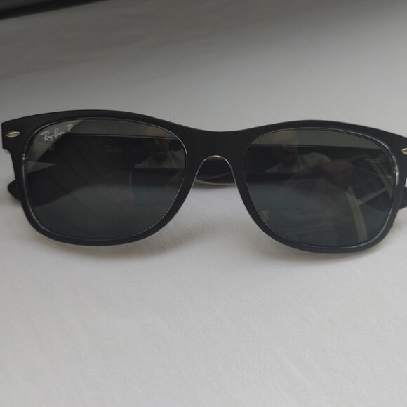 Ray-Ban Limited Edition New Wayfarer Classic - Black/Clear Frames w/Green Lenses - Picture 3 of 5